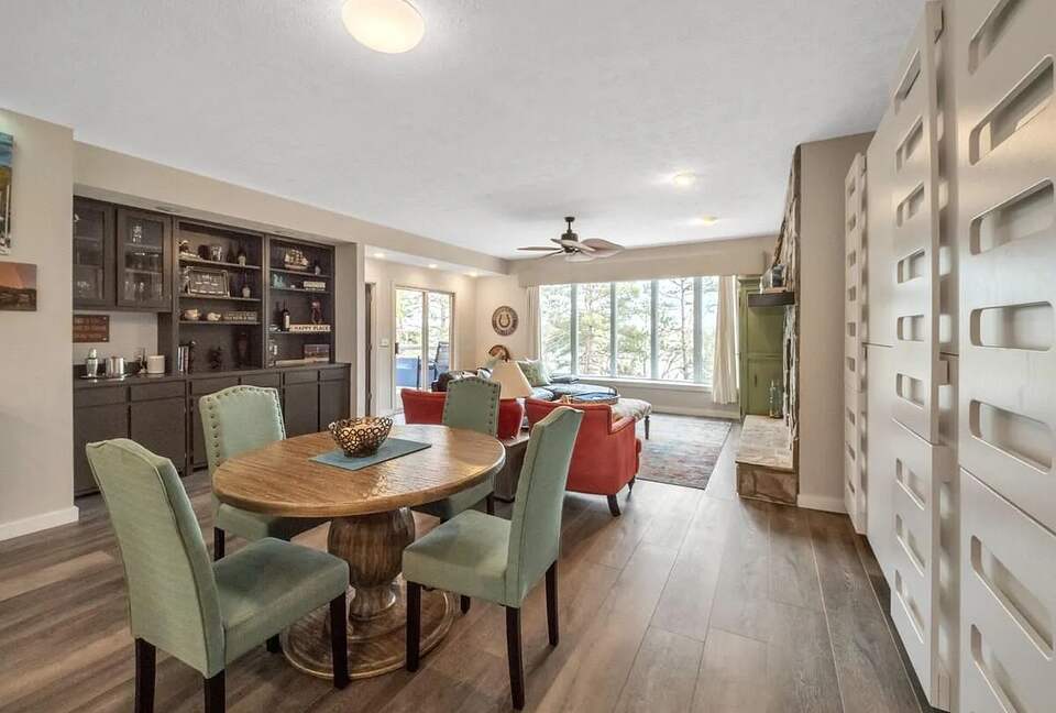 Lake Front Villa in a Country Club Setting | 12 miles from Clemson University - Salem, South Carolina