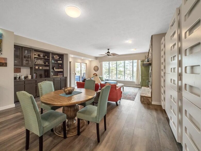 Lake Front Villa in a Country Club Setting | 12 miles from Clemson University - Salem, South Carolina