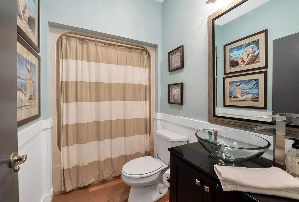 Lake Front Villa in a Country Club Setting | 12 miles from Clemson University - Salem, South Carolina