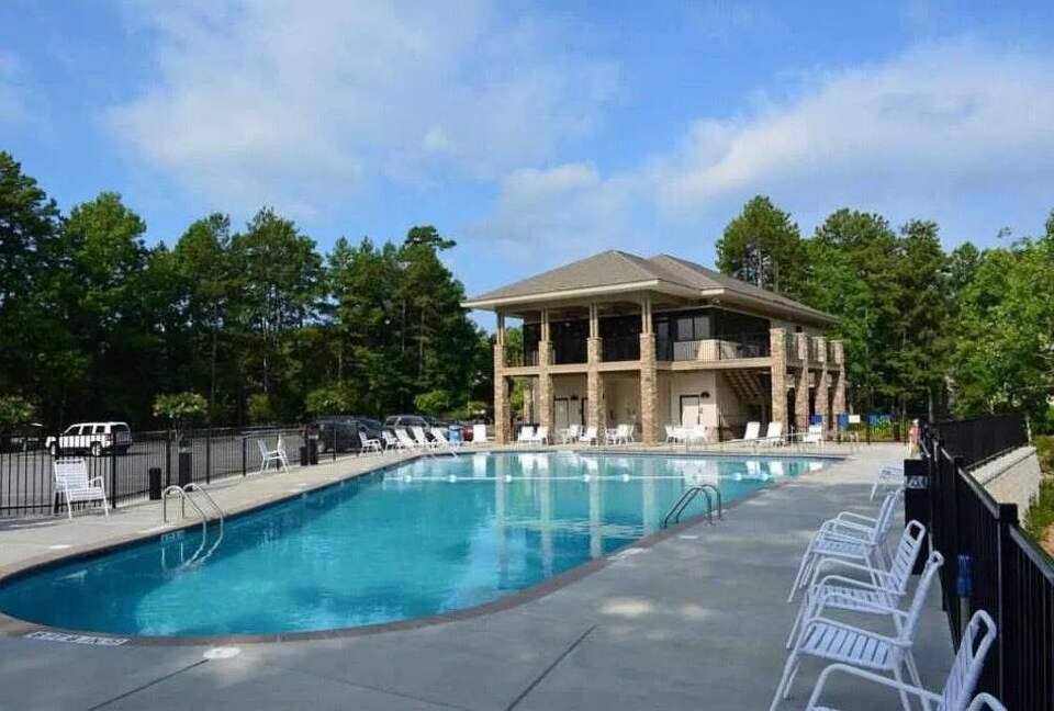 Lake Front Villa in a Country Club Setting | 12 miles from Clemson University - Salem, South Carolina