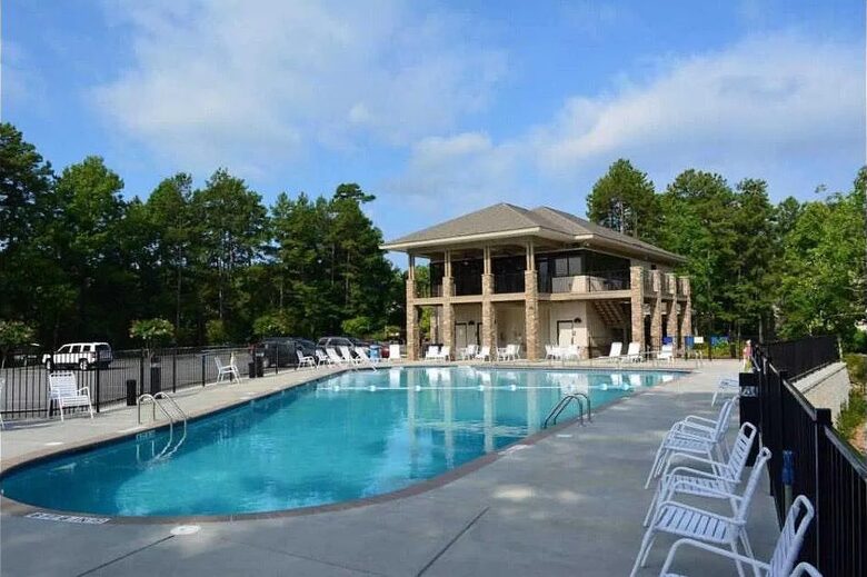 Lake Front Villa in a Country Club Setting | 12 miles from Clemson University - Salem, South Carolina