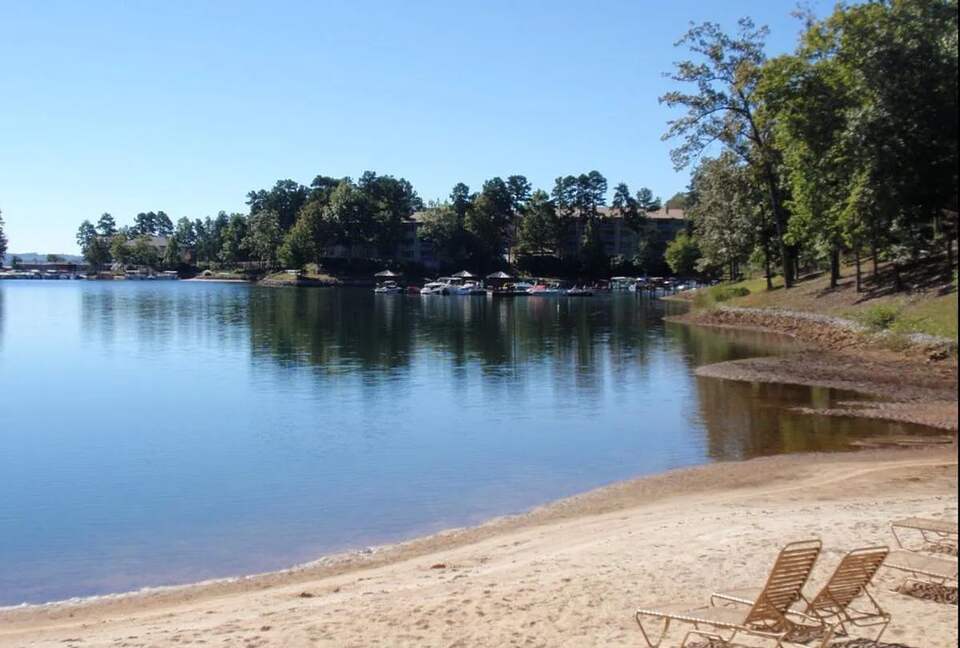 Lake Front Villa in a Country Club Setting | 12 miles from Clemson University - Salem, South Carolina