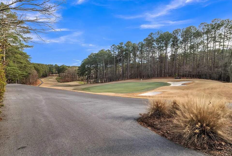 Lake Front Villa in a Country Club Setting | 12 miles from Clemson University - Salem, South Carolina