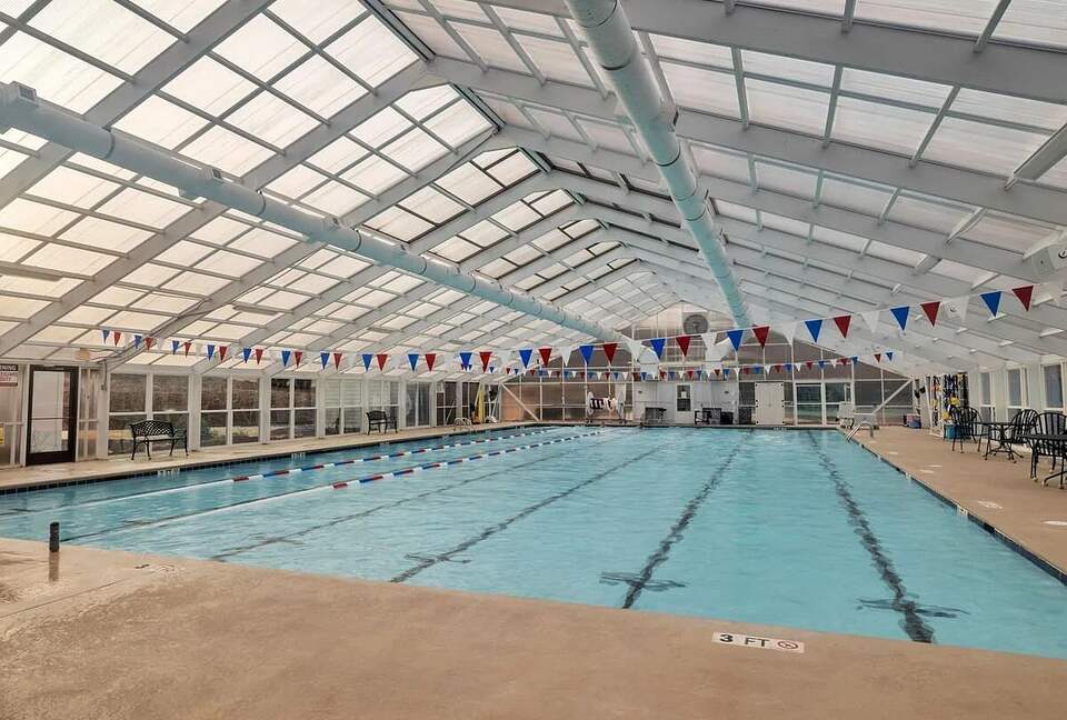 Lake Front Villa in a Country Club Setting | 12 miles from Clemson University - Salem, South Carolina