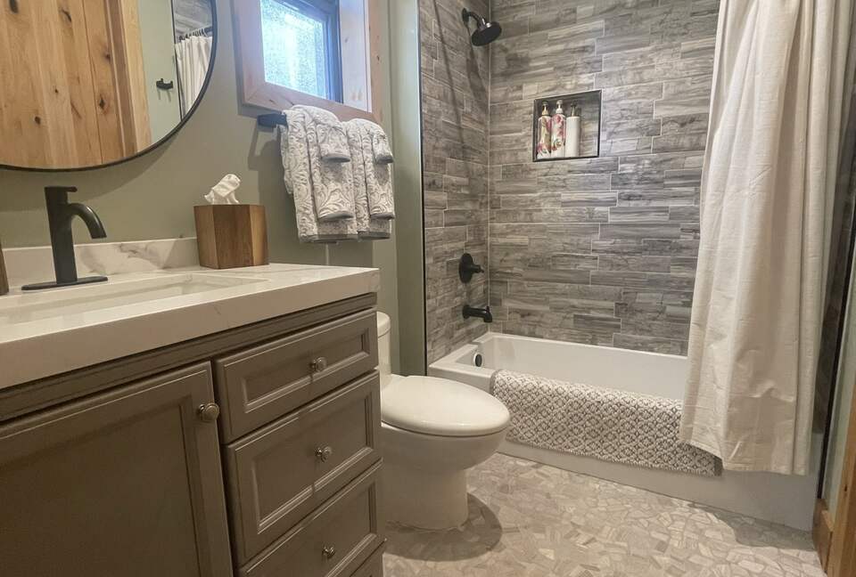 Large, Modern, Brand-new Cabin | On private 6 acres bordering national forest - Happy Jack, Arizona