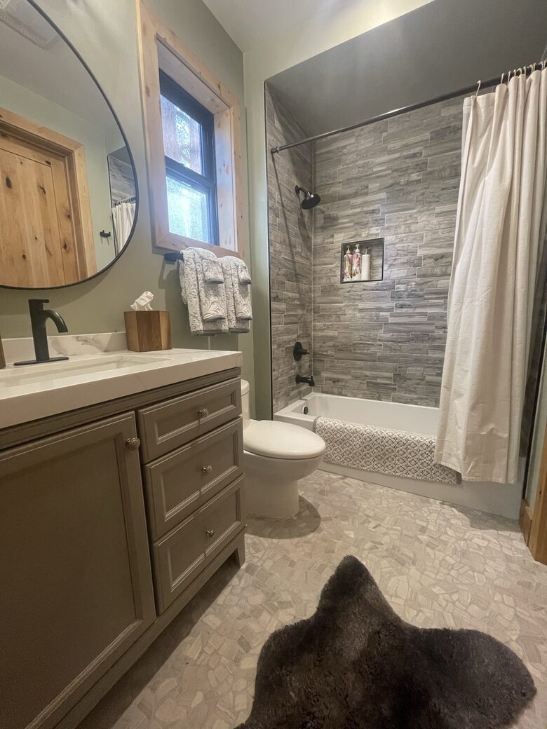 Large, Modern, Brand-new Cabin | On private 6 acres bordering national forest - Happy Jack, Arizona