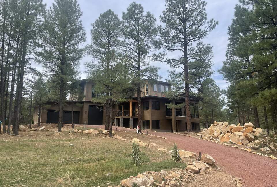 Large, Modern, Brand-new Cabin | On private 6 acres bordering national forest - Happy Jack, Arizona