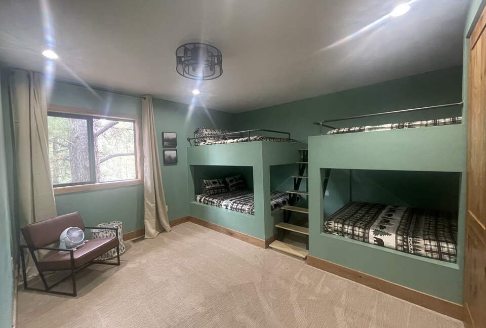 Large, Modern, Brand-new Cabin | On private 6 acres bordering national forest - Happy Jack, Arizona