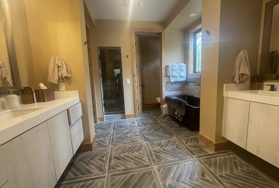 Large, Modern, Brand-new Cabin | On private 6 acres bordering national forest - Happy Jack, Arizona