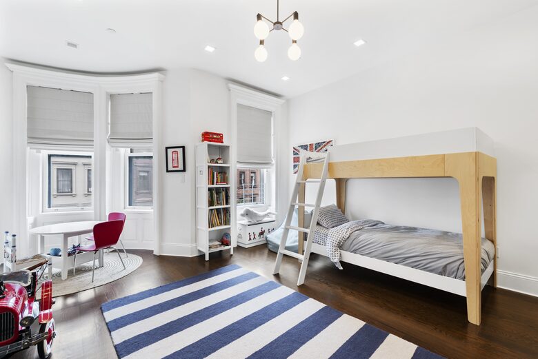 Kids bedroom- bunk has been replaced with queen bed