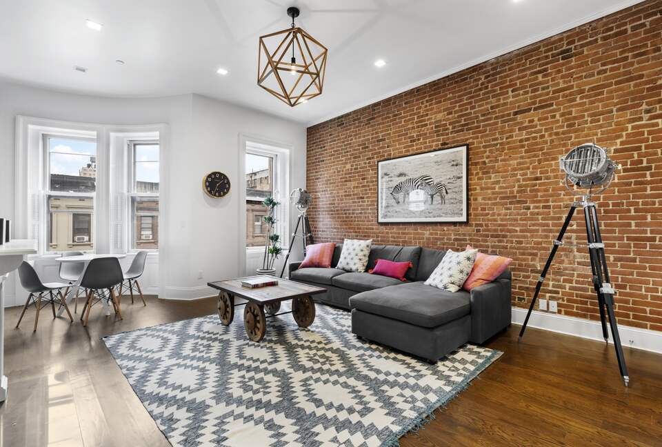 Bonus room with pullout couch