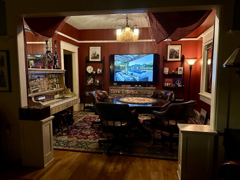 Dining/game room