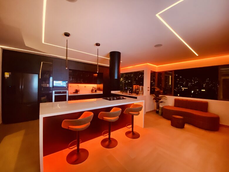 Spectacular 2-Story Penthouse in the Golden Mile sector of Poblado, Medellin - Medellín, Colombia