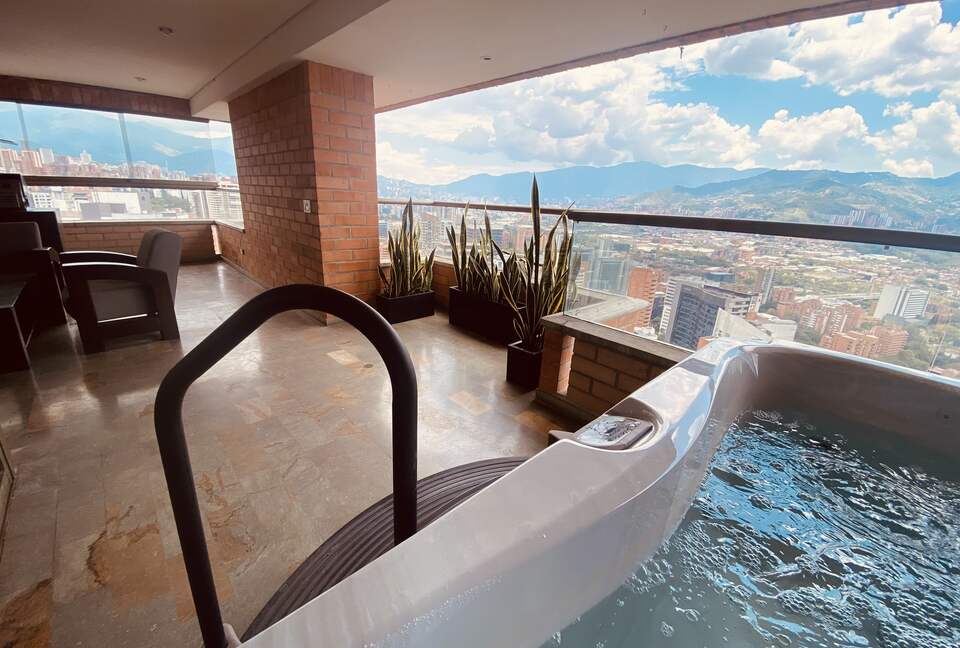 Spectacular 2-Story Penthouse in the Golden Mile sector of Poblado, Medellin - Medellín, Colombia