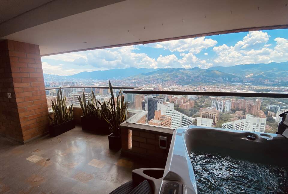 Spectacular 2-Story Penthouse in the Golden Mile sector of Poblado, Medellin - Medellín, Colombia
