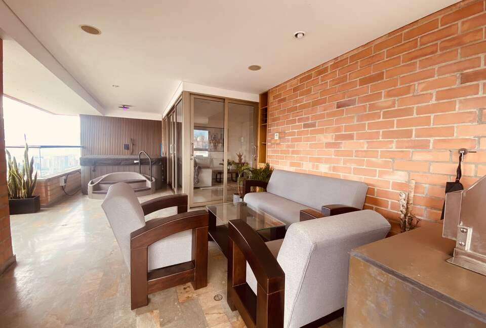 Spectacular 2-Story Penthouse in the Golden Mile sector of Poblado, Medellin - Medellín, Colombia