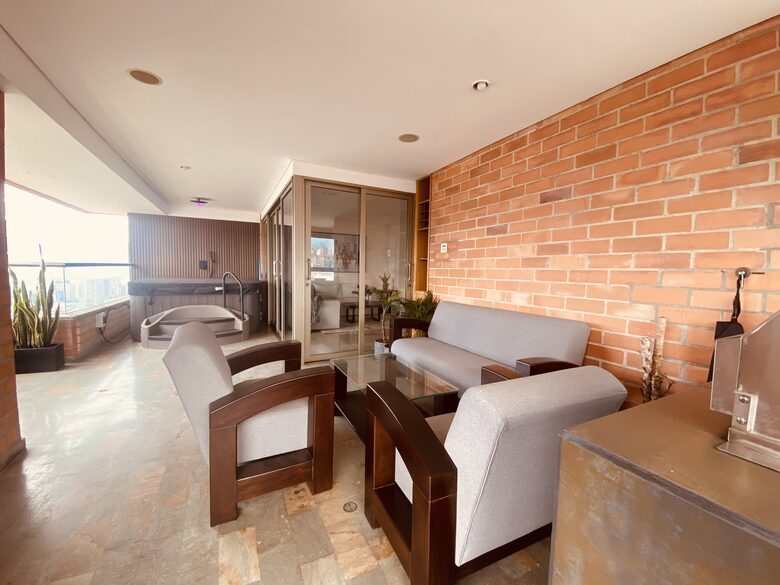 Spectacular 2-Story Penthouse in the Golden Mile sector of Poblado, Medellin - Medellín, Colombia