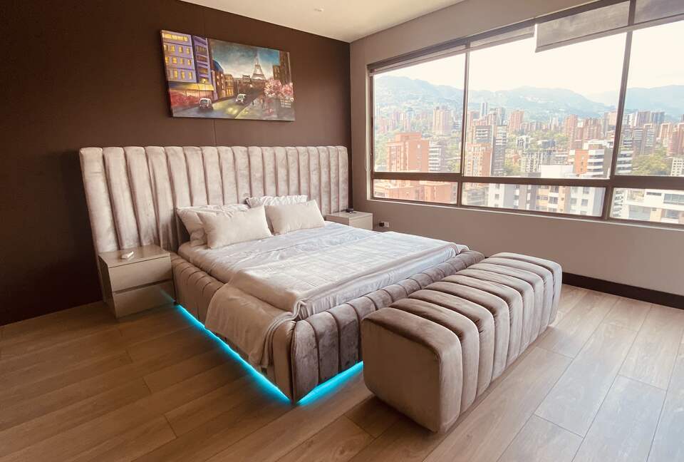 Second master bedroom with balcony and large bathroom