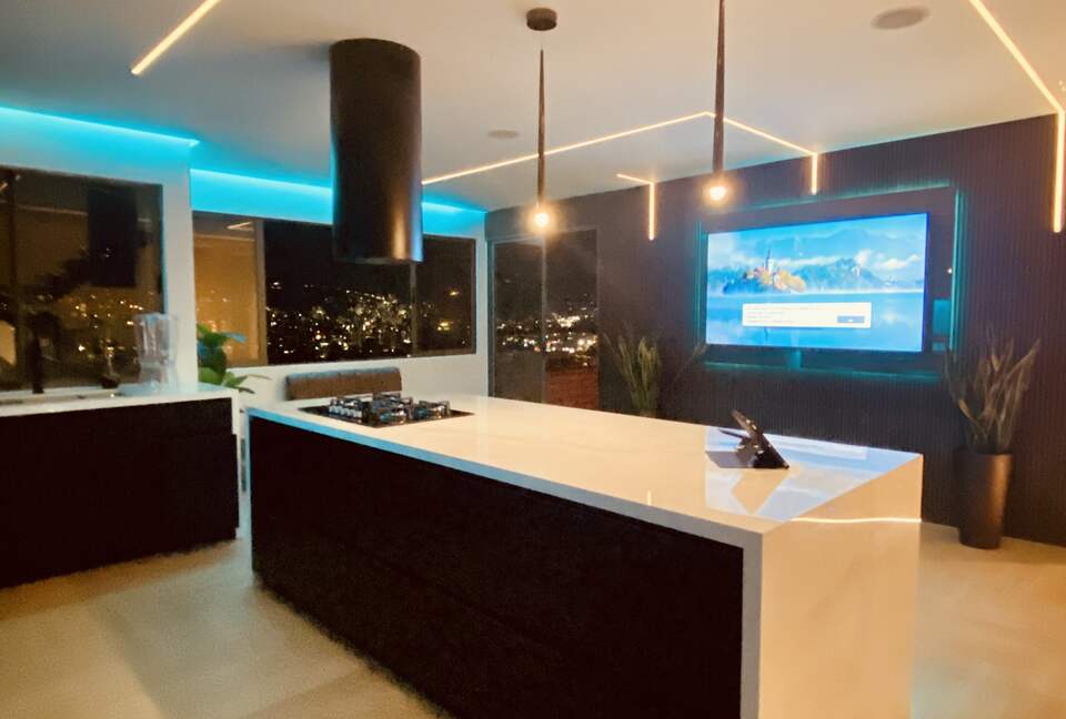 Spectacular 2-Story Penthouse in the Golden Mile sector of Poblado, Medellin - Medellín, Colombia