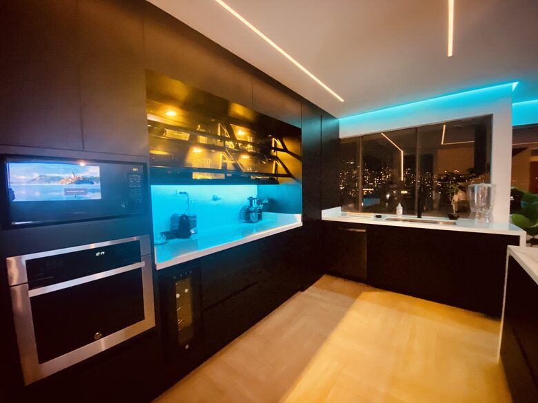 Spectacular 2-Story Penthouse in the Golden Mile sector of Poblado, Medellin - Medellín, Colombia