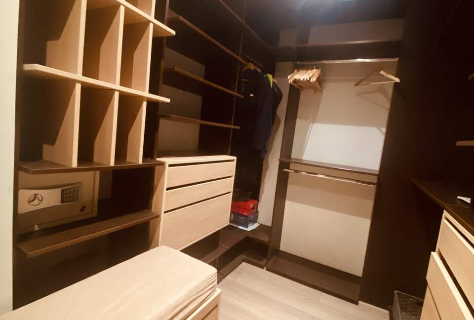 Main master walk in closet