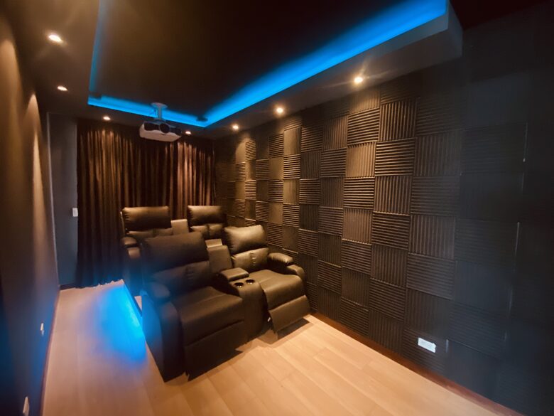 Private cinema with 5.1 Dolby Digital DTS sound