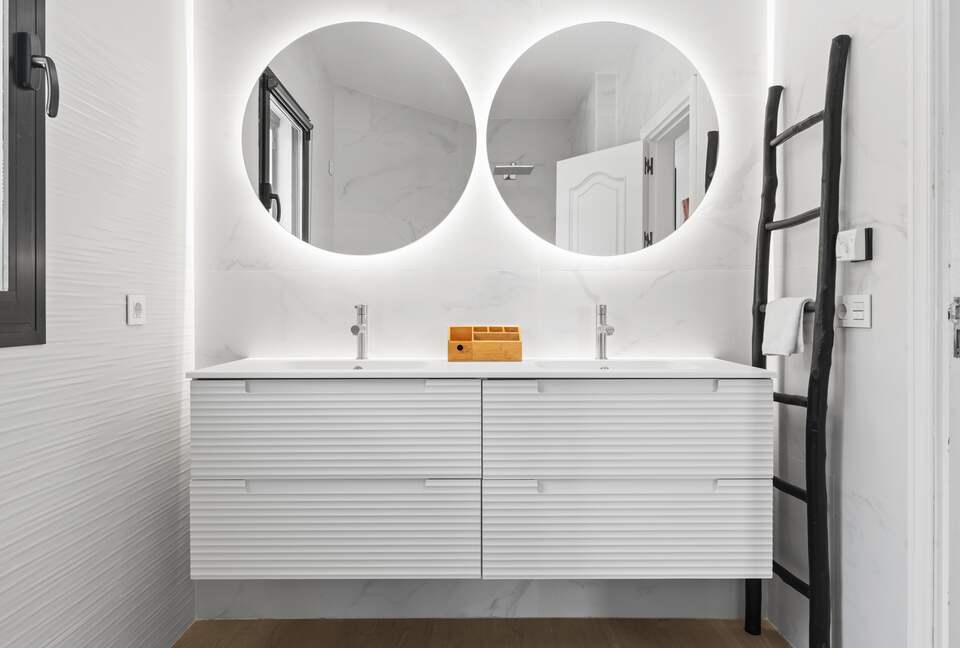 Villa El Paraiso "Azahar" - Estepona, Spain