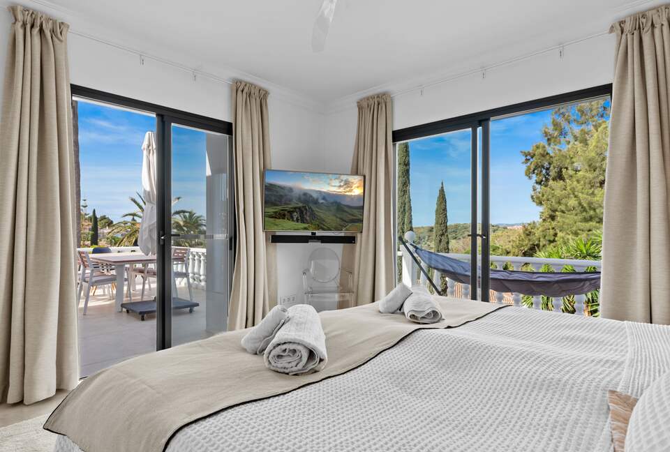 Villa El Paraiso "Azahar" - Estepona, Spain