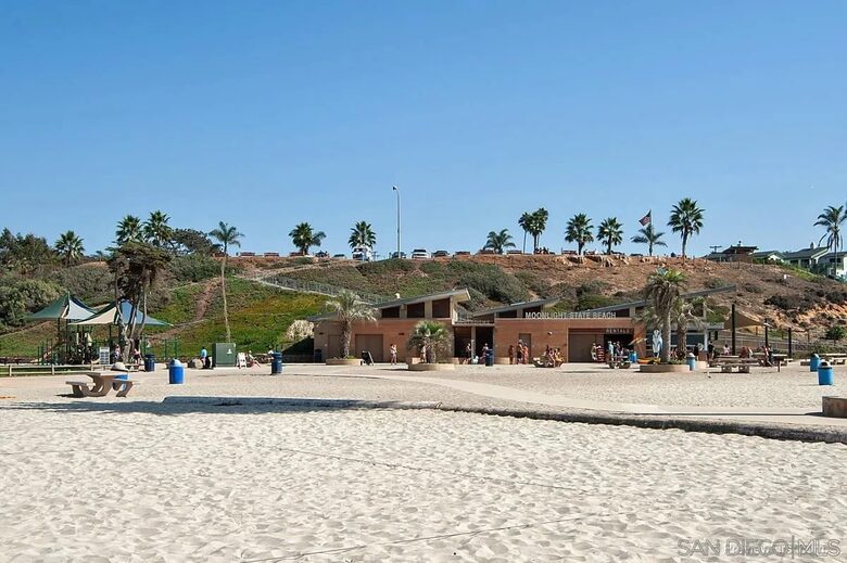 Children's Playground & Food Concession Stand/ Beach Rentals