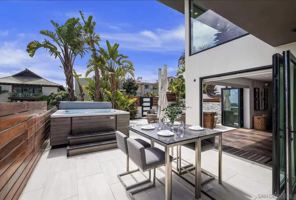 Outdoor Dining on Ground Floor open to Family Rm