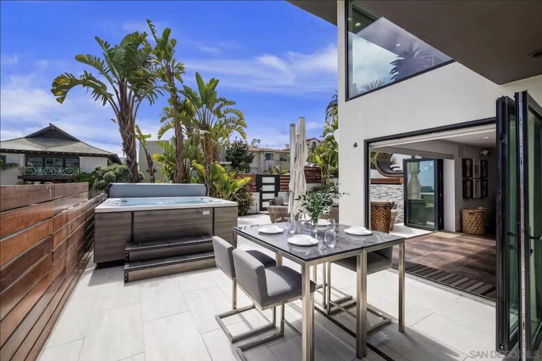 Outdoor Dining on Ground Floor open to Family Rm