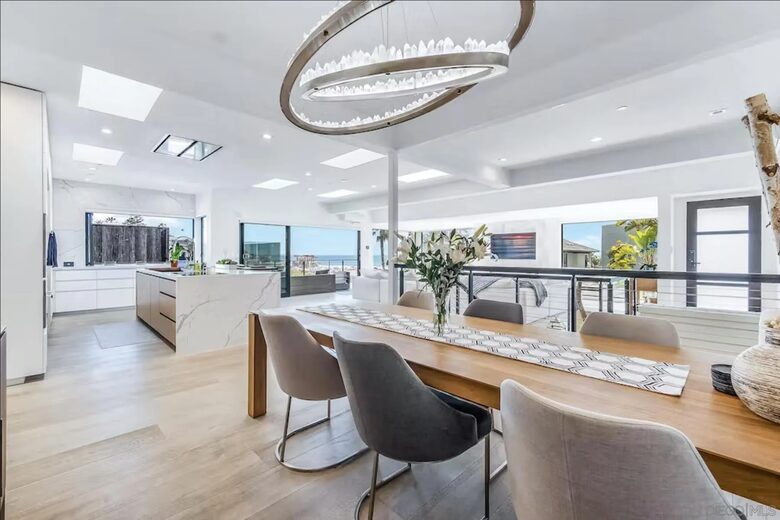 Modern Luxury Beach House - Steps to Beach w/ Spa, Firepit & Waterfalls - Encinitas, California