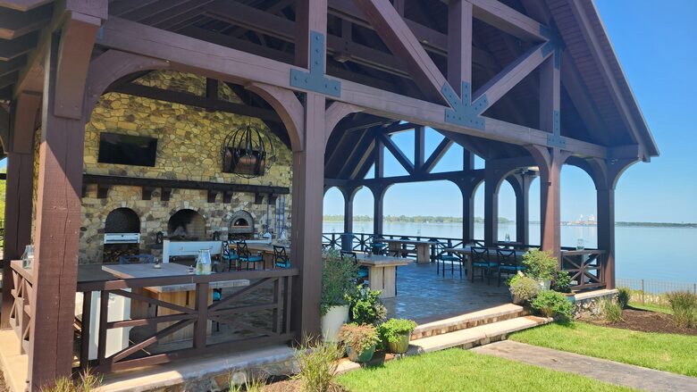 Luxury Estate on York River (2 miles wide) | In historic coastal Virginia - Barhamsville, Virginia