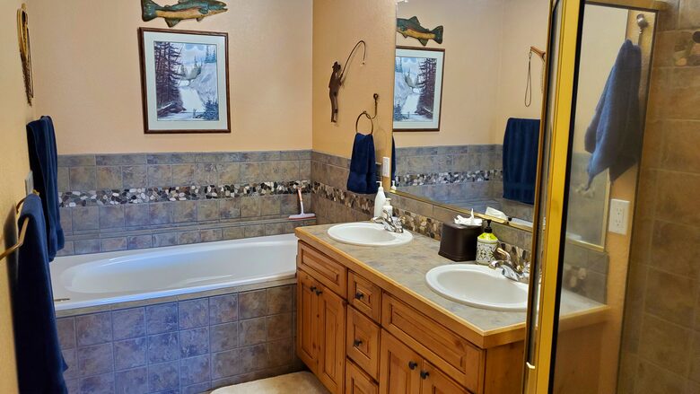 Primary suite 5-piece bath