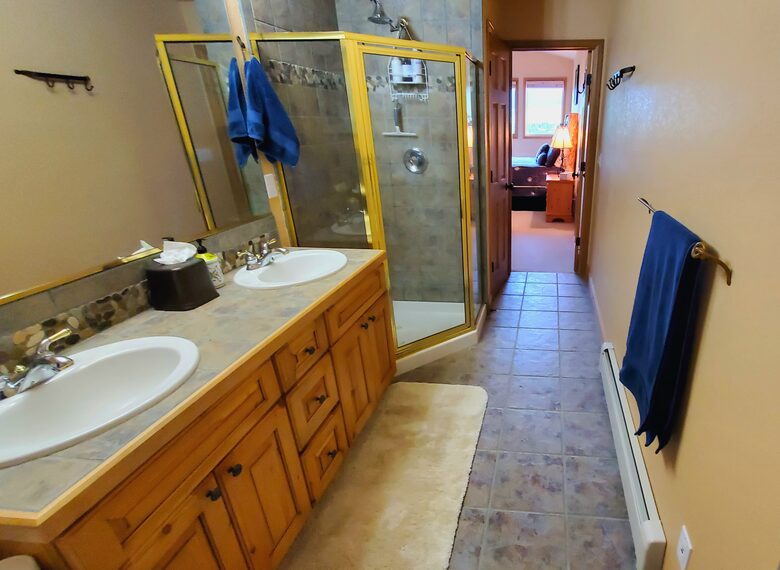 Primary suite 5-piece bath