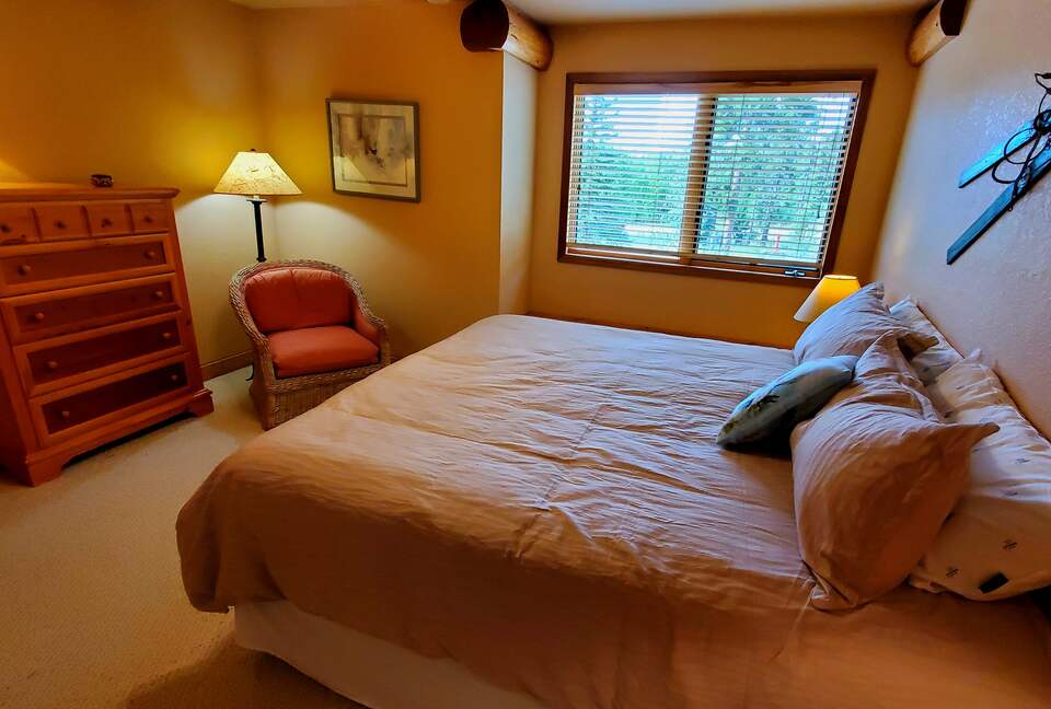 King guest bedroom, 2nd level