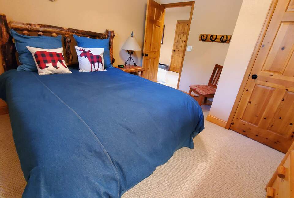 Queen guest bedroom, 2nd level