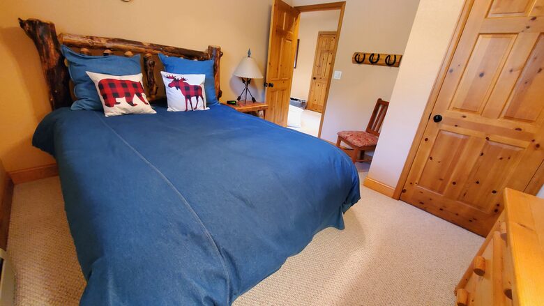 Queen guest bedroom, 2nd level