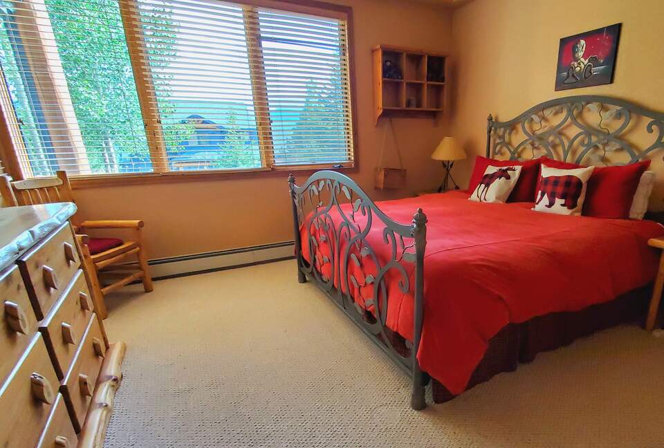 King suite, lower level