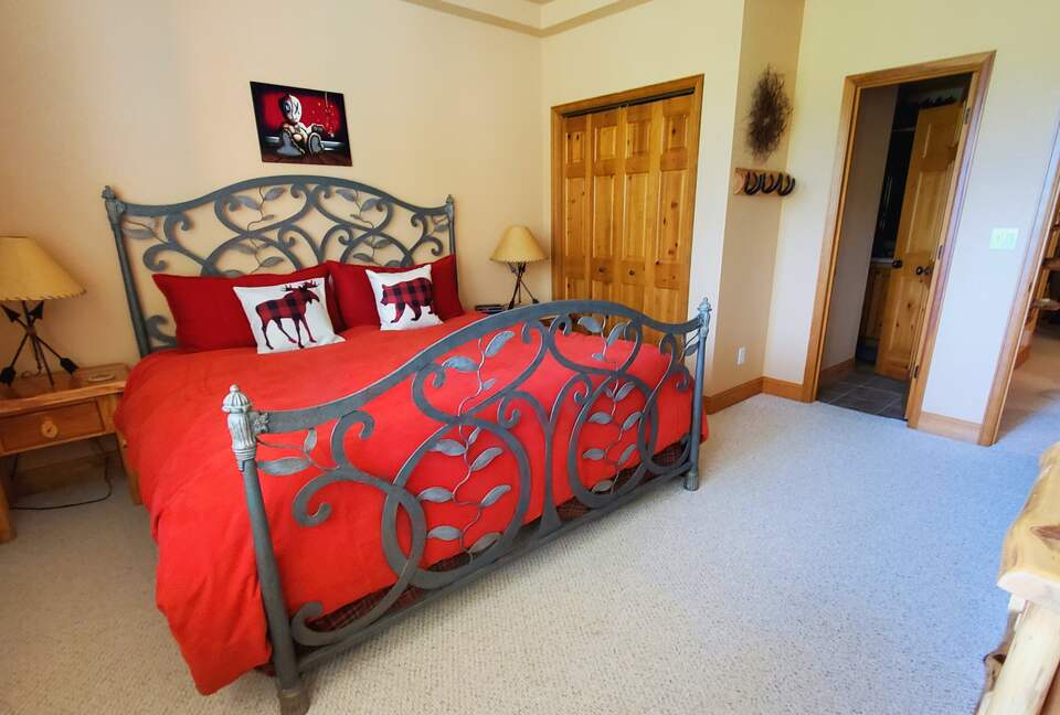 King suite, lower level