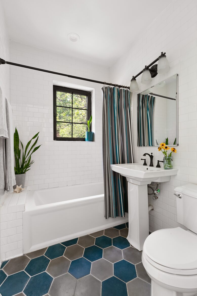 Park-side Single Family Townhouse | With parking! - Brooklyn, New York