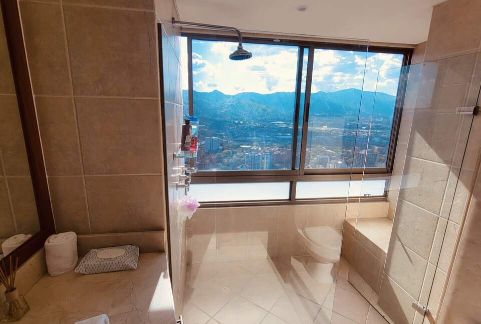 Second master bathroom with large shower