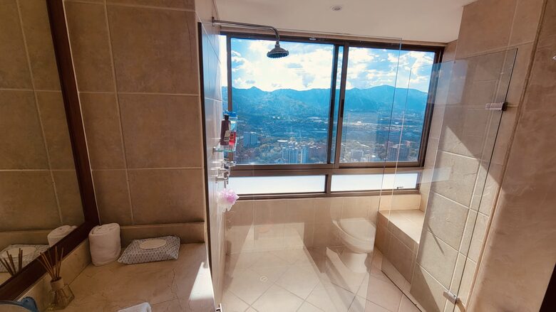 Second master bathroom with large shower