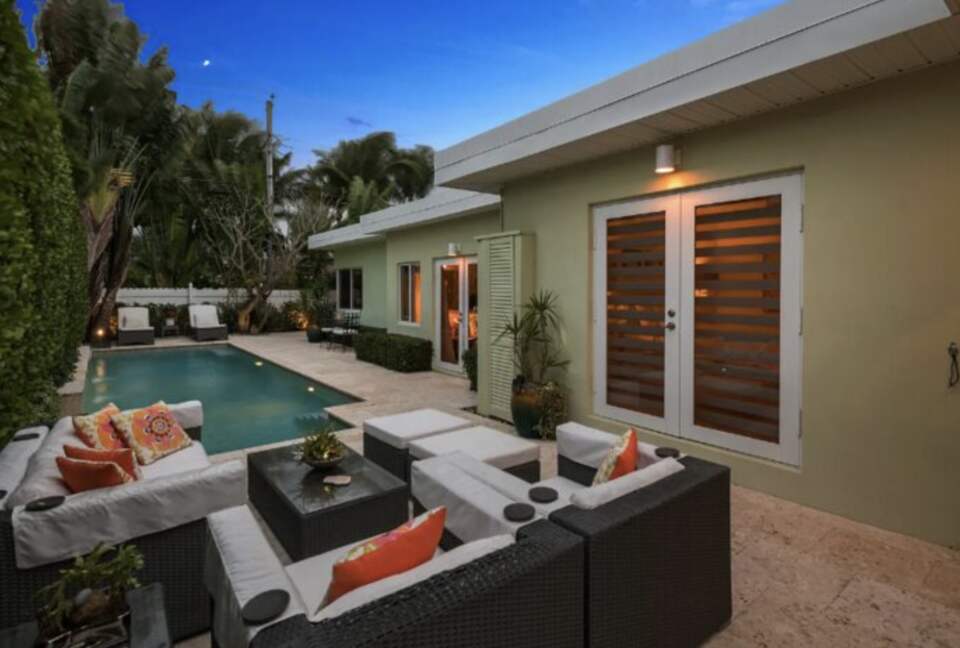 Warm West Palm Oasis with Heated Pool just off Intercoastal - West Palm Beach, Florida