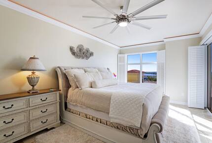 Oceanfront Luxury Condo in Resort Community - Cape Coral, Florida