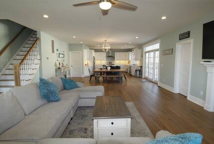 Custom 7BR Retreat | With private pool - Point Pleasant Beach, New Jersey