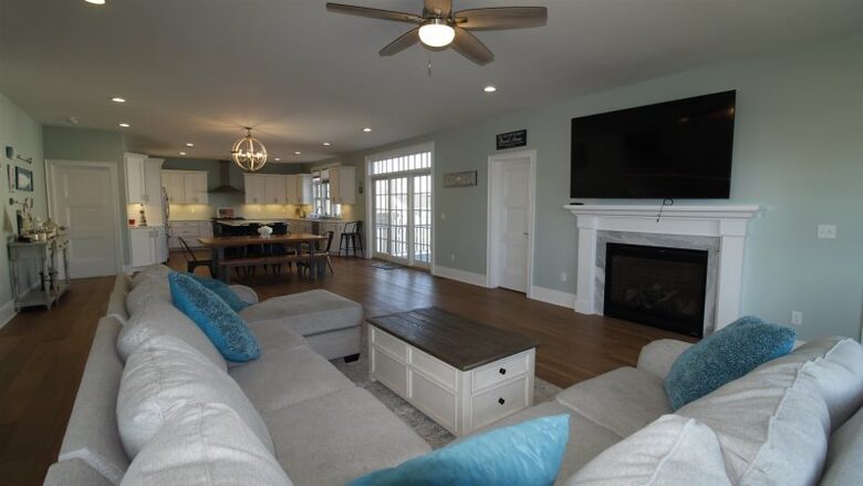 Custom 7BR Retreat | With private pool - Point Pleasant Beach, New Jersey