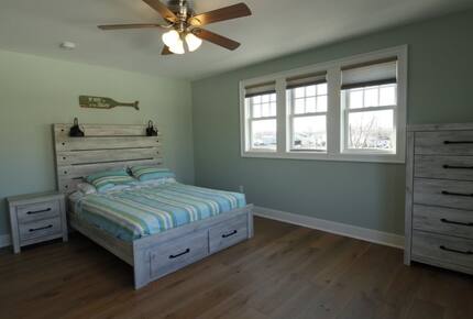 Custom 7BR Retreat | With private pool - Point Pleasant Beach, New Jersey