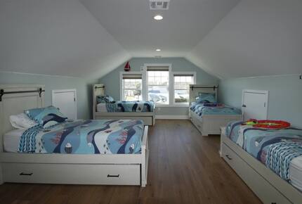 Custom 7BR Retreat | With private pool - Point Pleasant Beach, New Jersey