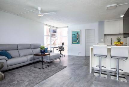 Ocean Front Paradise - Honolulu, Hawaii